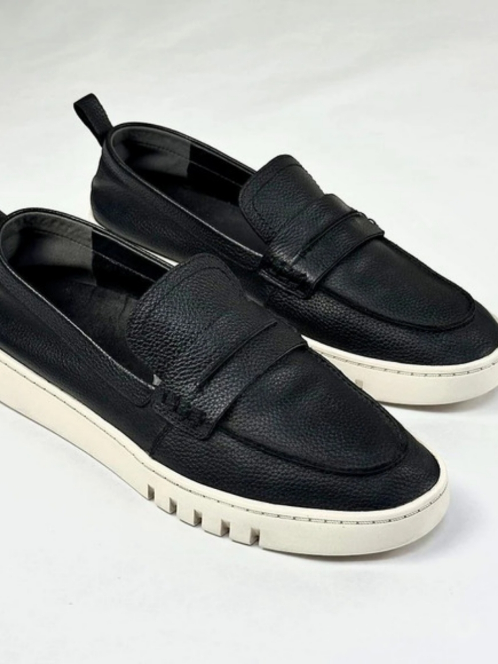 Vionic Chantel Women's Size 9 Black Leather Penny Loafer Slip-On Shoes